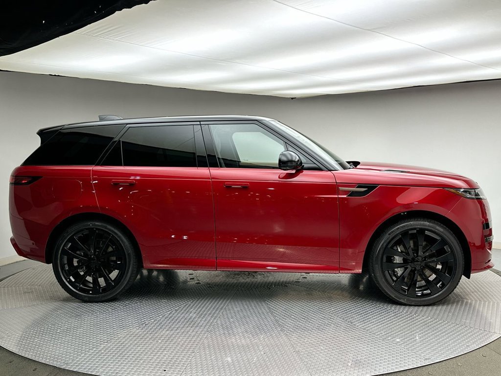 New 2027 Land Rover Range Rover Sport Dynamic SE AWD/4WD image 4
