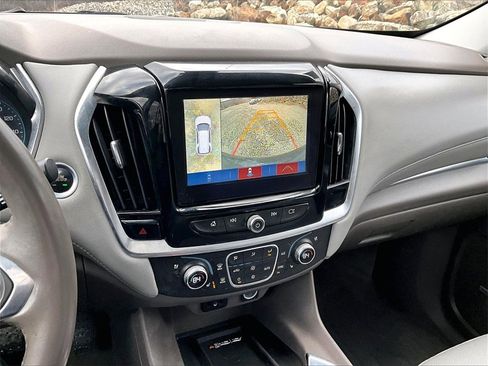 Used 2018 Chevrolet Traverse Premier image 19