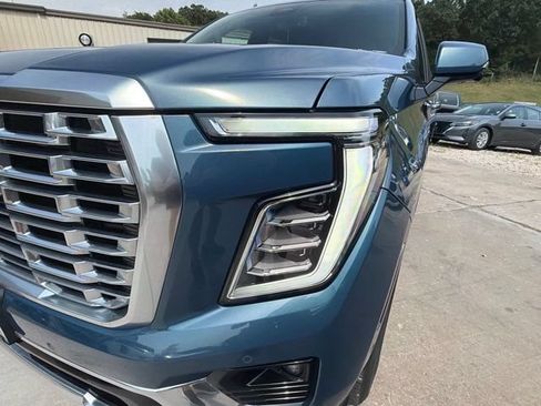 Used 2025 GMC Yukon Denali w/ Sun & Power Step Package AWD/4WD image 10