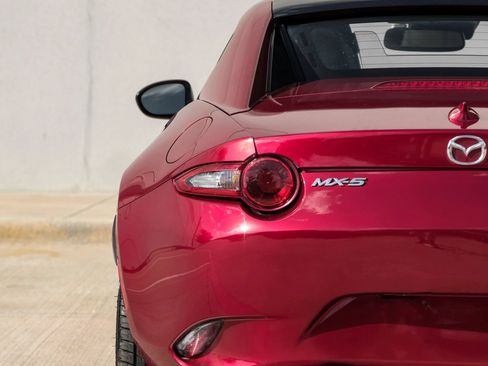 Used 2018 MAZDA MX-5 Miata RF Grand Touring RWD image 39