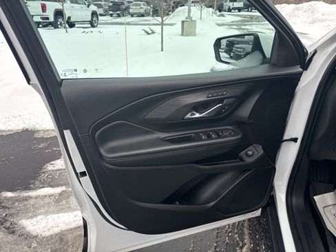 Used 2022 GMC Terrain SLT w/ Tech Package image 17