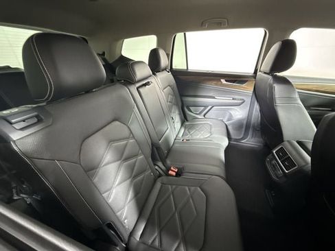 New 2025 Volkswagen Atlas SE image 13