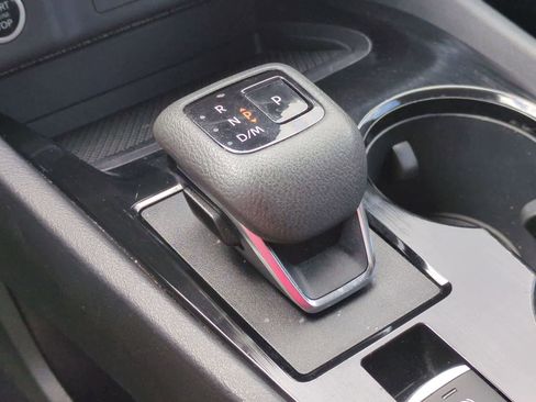 Used 2023 Nissan Rogue S AWD/4WD image 15
