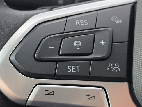 Used 2024 Volkswagen Atlas SEL image 33