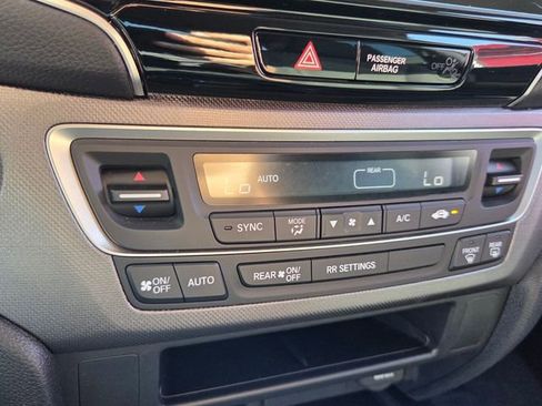 Used 2024 Honda Ridgeline Sport image 25