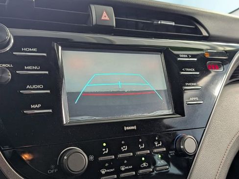 Used 2020 Toyota Camry LE image 18