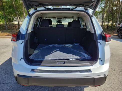 New 2026 Nissan Rogue SV FWD image 9