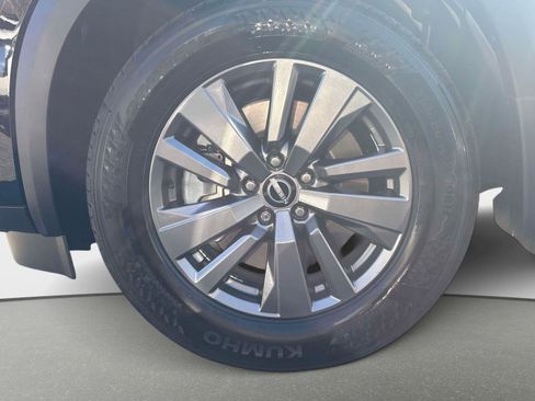 New 2025 Nissan Pathfinder SV w/ SV Premium Package image 9