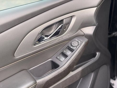 Used 2021 Chevrolet Traverse LS w/ LPO, Blackout Package FWD image 20