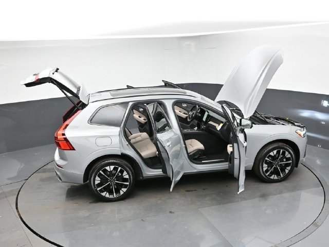 New 2026 Volvo XC60 B5 Plus w/ Protection Package Premier AWD/4WD image 51