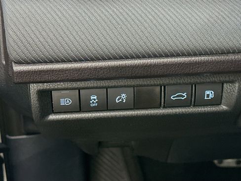 Used 2025 Toyota Camry SE image 17