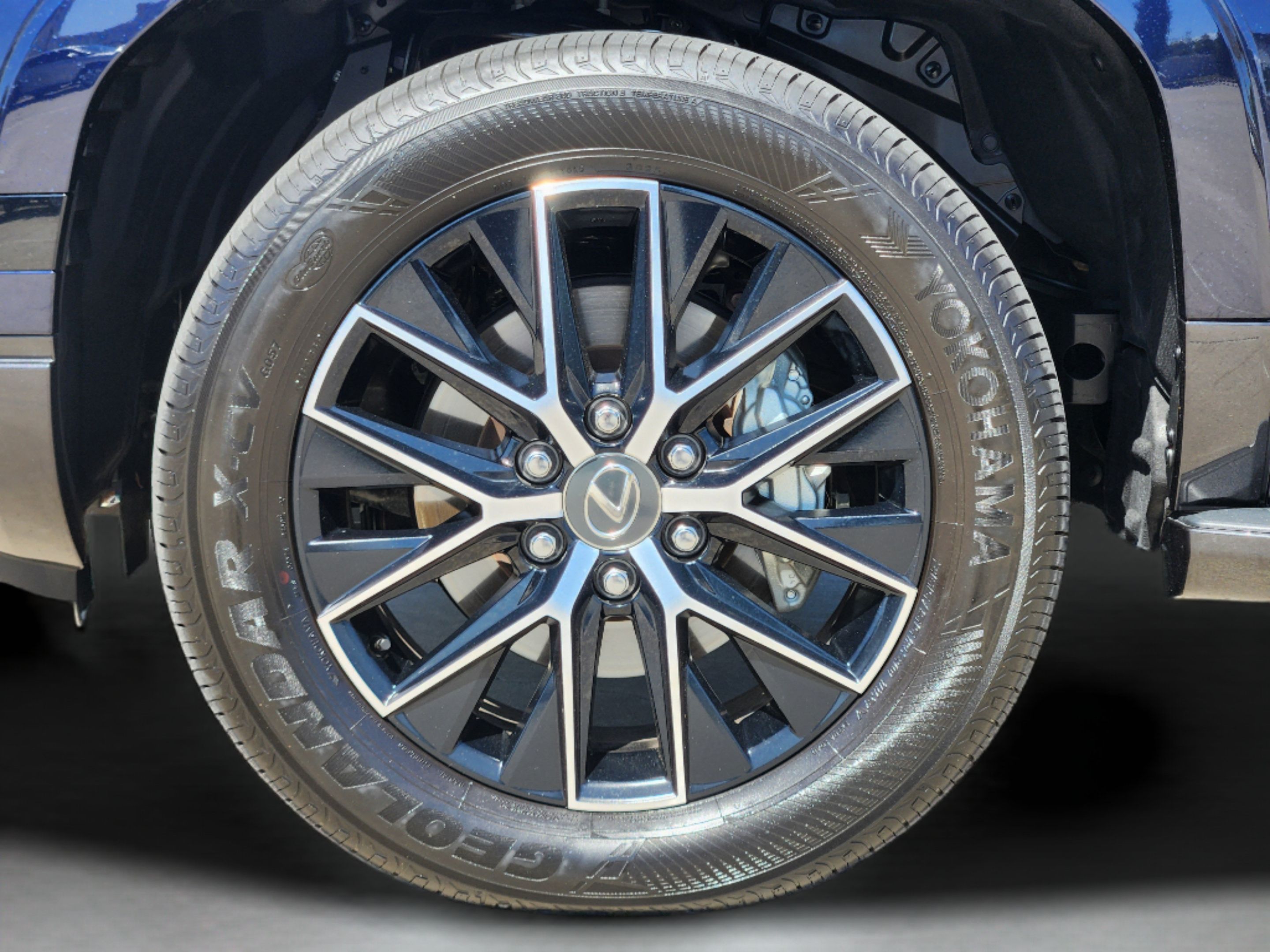 Certified 2026 Lexus GX 550 w/ Cold Area Package AWD/4WD image 38