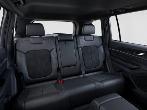 New 2026 Jeep Grand Cherokee Laredo image 15
