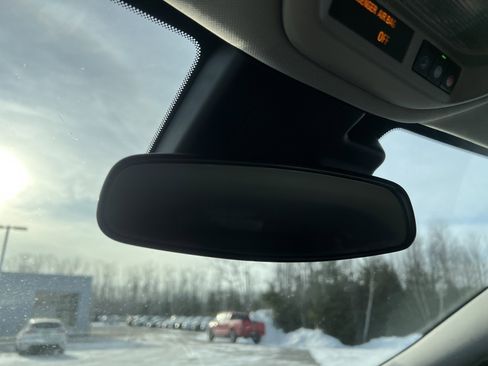 Used 2024 Chevrolet Trax LS w/ LS Convenience Package image 28