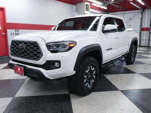 Used 2023 Toyota Tacoma TRD Off-Road image 5