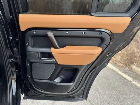 Used 2023 Land Rover Defender 110 X image 14
