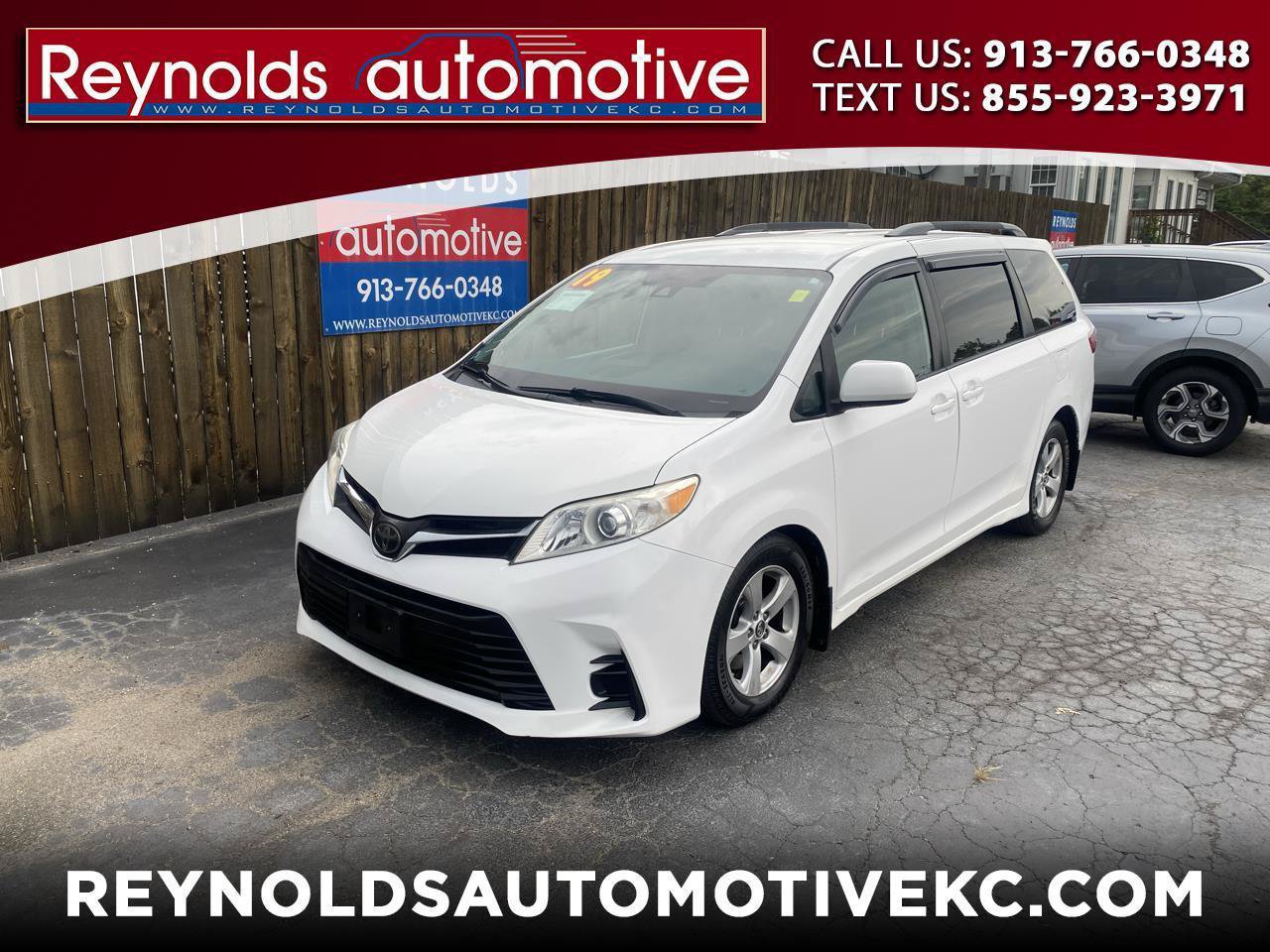 Used 2019 Toyota Sienna LE FWD image 1
