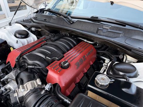 Used 2015 Dodge Challenger SRT w/ Technology Group image 44