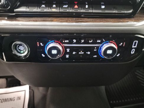 Used 2024 GMC Sierra 1500 SLE image 26