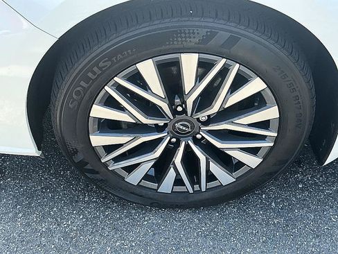 Certified 2024 Nissan Altima 2.5 SV AWD/4WD image 7