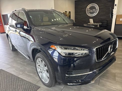 Used 2017 Volvo XC90 T6 Momentum w/ Vision Package image 3