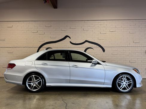Used 2014 Mercedes-Benz E 350 4MATIC Sedan image 3