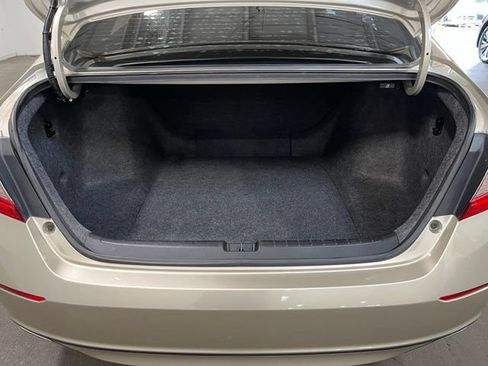 Used 2018 Honda Accord LX image 16