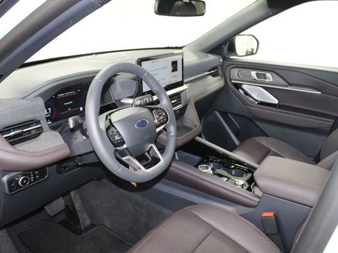 New 2026 Ford Explorer Platinum RWD image 22