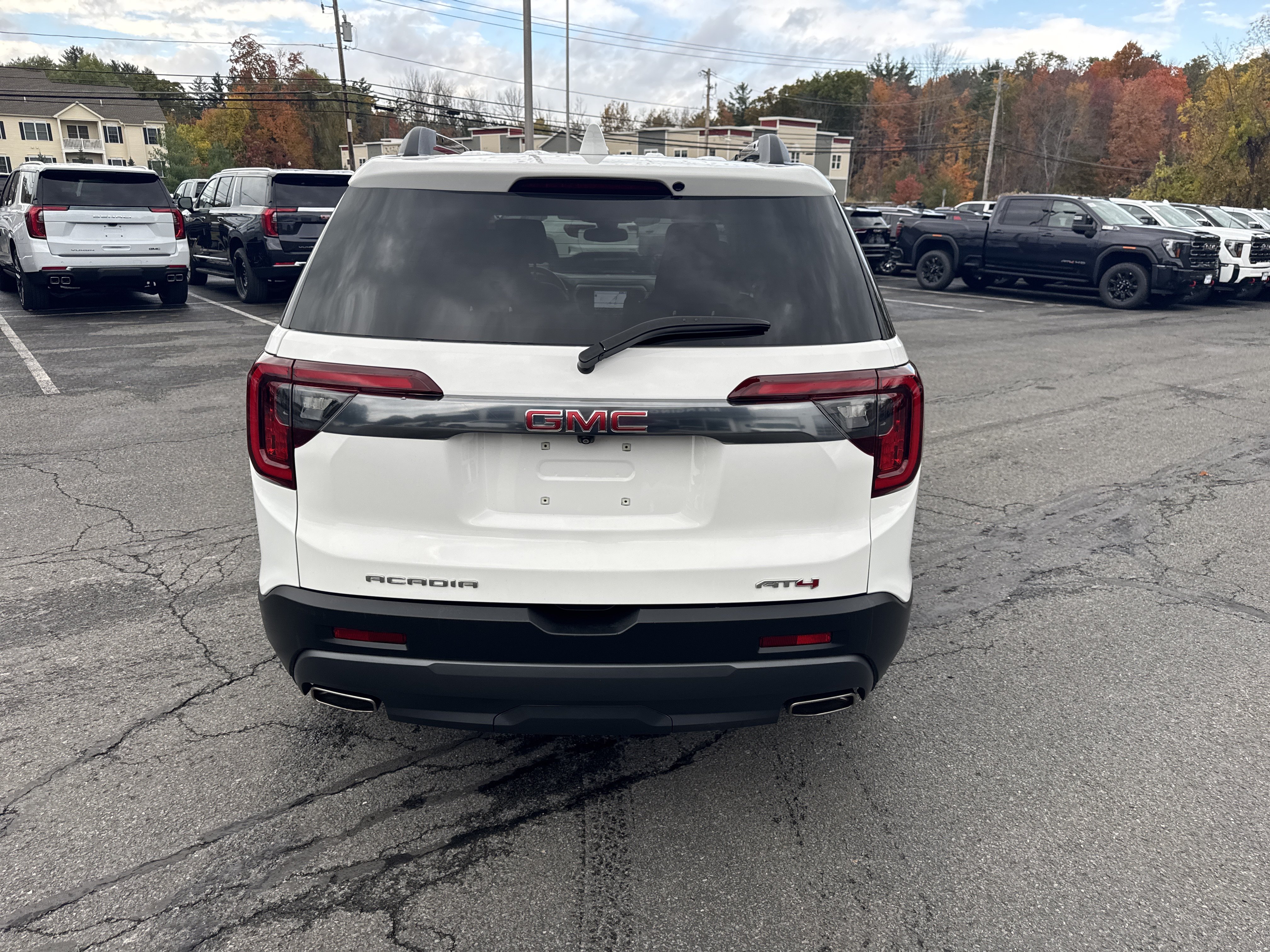 Used 2023 GMC Acadia AT4 AWD/4WD image 4