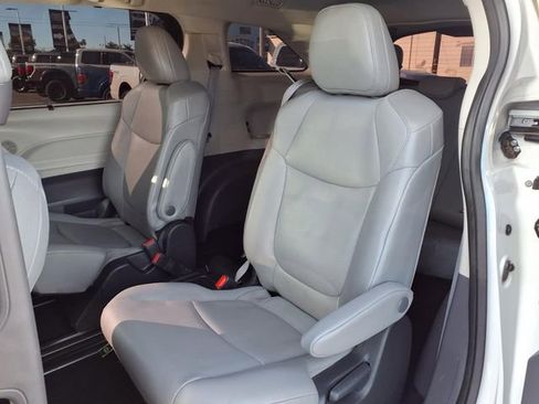 Used 2023 Toyota Sienna XLE w/ XLE Plus Package image 16