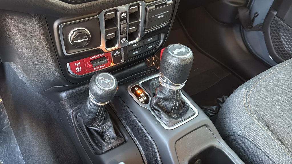 Used 2026 Jeep Wrangler Unlimited Sport AWD/4WD image 29