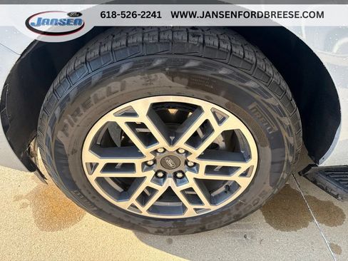 Used 2025 Ford Expedition Max Active AWD/4WD image 8