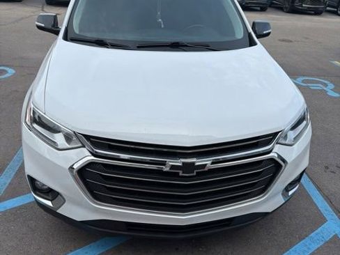 Used 2019 Chevrolet Traverse LT w/ LPO, Floor Liner Package AWD/4WD image 2