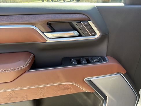 New 2026 GMC Sierra 2500 Denali Ultimate w/ Max Trailering Package image 13