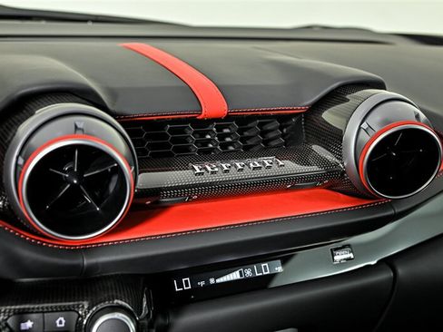 Used 2020 Ferrari 812 Superfast RWD image 41