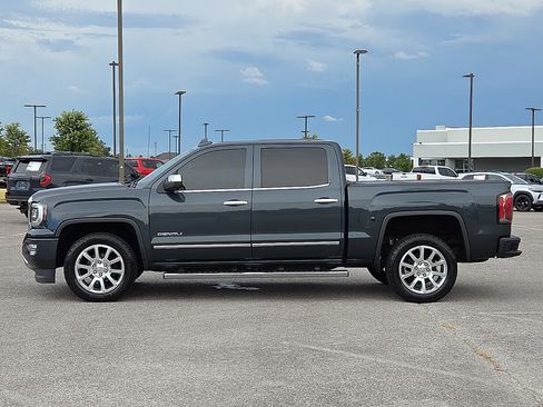 Used 2018 GMC Sierra 1500 Denali AWD/4WD image 3