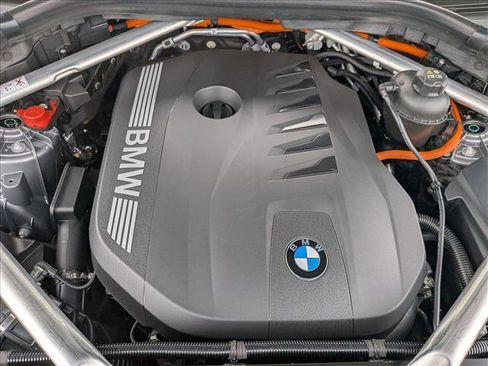 New 2026 BMW X5 xDrive50e w/ Executive Package image 18