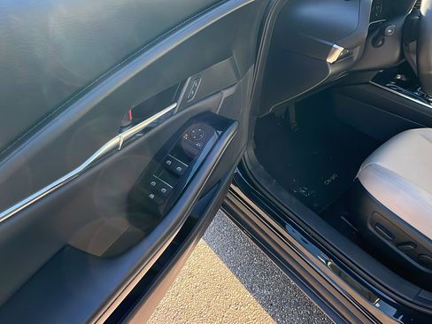 Used 2025 MAZDA CX-30 AWD 2.5 S w/ Preferred Package image 15