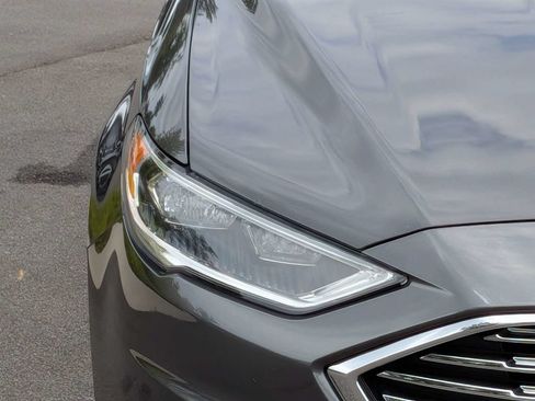 Used 2017 Ford Fusion SE w/ Fusion SE Technology Package FWD image 11