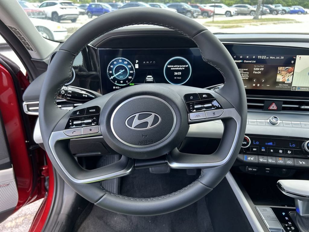 New 2025 Hyundai Elantra Limited FWD image 30