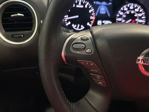 Used 2014 Nissan Pathfinder SL AWD/4WD image 26