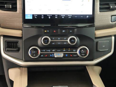 Used 2024 Ford Expedition Max Limited image 20