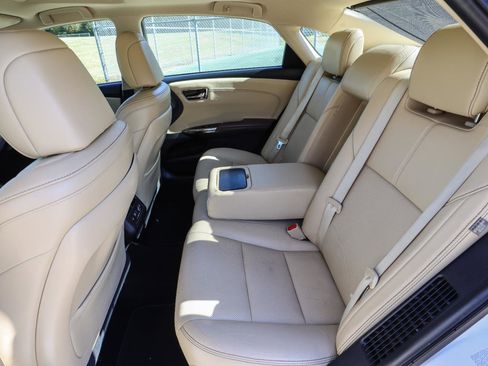 Used 2016 Toyota Avalon Limited image 43