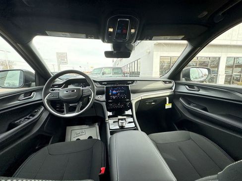 New 2026 Jeep Grand Cherokee L 4WD image 12
