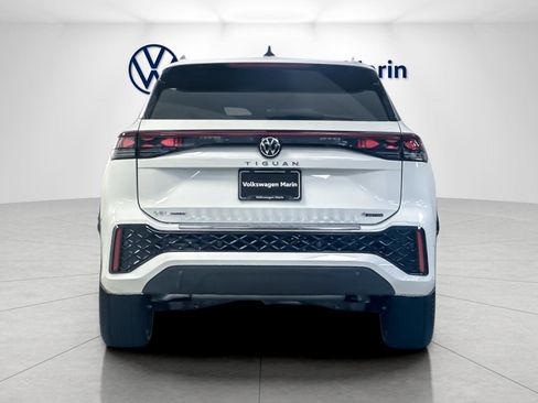 New 2026 Volkswagen Tiguan SEL R-Line image 4