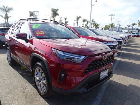 Used 2025 Toyota RAV4 XLE Premium w/ Weather Package AWD/4WD image 5