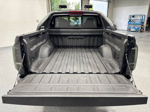 Used 2020 Chevrolet Colorado ZR2 w/ ZR2 Midnight Special Edition AWD/4WD image 40