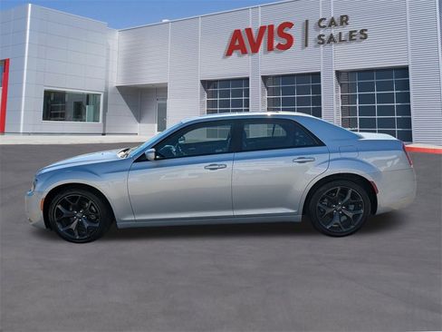 Used 2023 Chrysler 300 S image 10