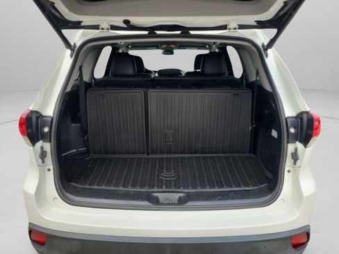 Used 2018 Toyota Highlander Plus AWD/4WD image 28