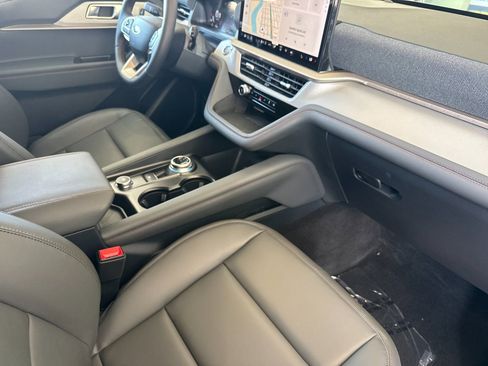 New 2026 Ford Explorer Active w/ Active Comfort Package image 16